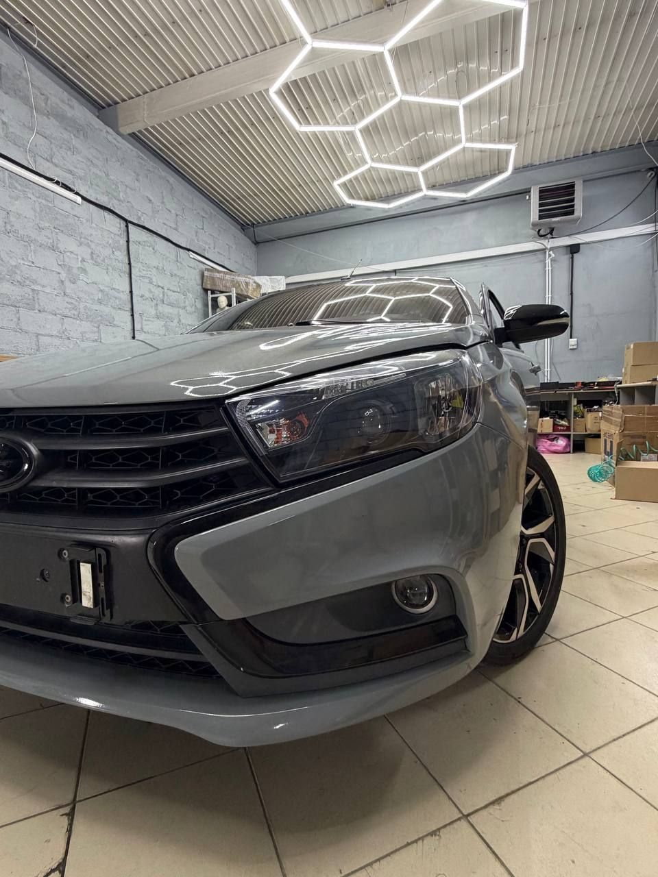 Фара Lada Vesta с линзой и тёмной маской